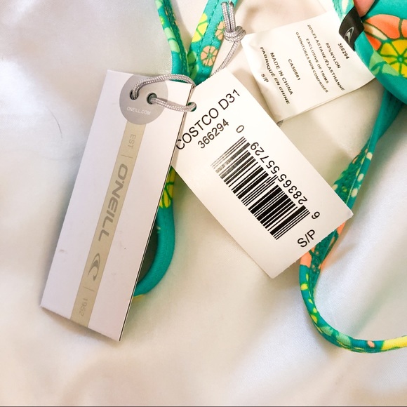 NWT O’Neill Structured Padded Bikini Top (S) - Picture 3 of 3